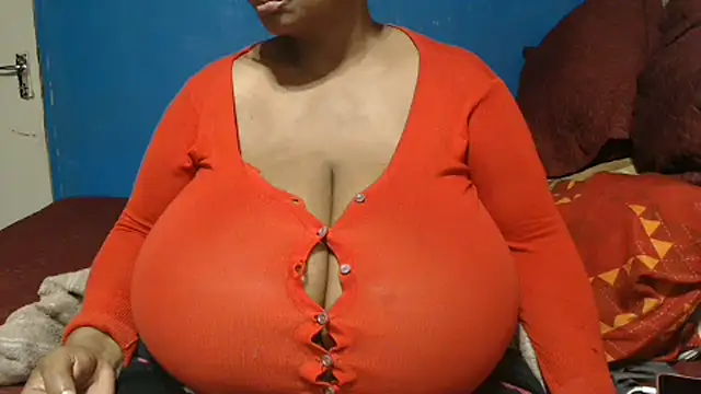Snapshot of CUTEFIRMMELONSS chatting on June 19, 2026, 7:28 pm CUTEFIRMMELONSS online show from June 19, 2026, 7:28 pm