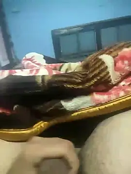 Snapshot of Deshilund9 chatting on December 27, 2024, 12:07 am Deshilund9 online show from December 27, 2024, 12:07 am