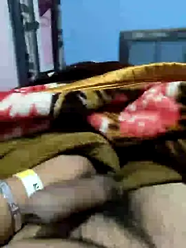 Snapshot of Deshilund9 chatting on January 1, 2025, 2:31 pm Deshilund9 online show from January 1, 2025, 2:31 pm