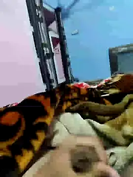 Snapshot of Deshilund9 chatting on January 6, 2025, 12:37 am Deshilund9 online show from January 6, 2025, 12:37 am