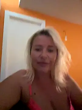 Chloe2114 online show from October 24, 2025, 1:18 pm