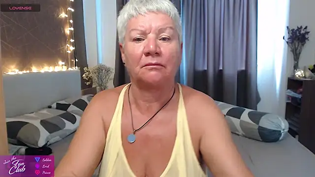 Snapshot of roxana_brooks chatting on May 21, 2026, 1:01 am roxana brooks online show from May 21, 2026, 1:01 am
