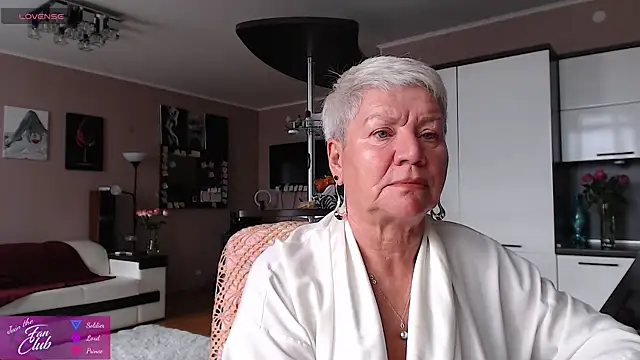 Snapshot of roxana_brooks chatting on August 4, 2026, 6:38 am roxana brooks online show from August 4, 2026, 6:38 am