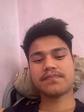 Hullax online show from April 5, 2026, 3:26 am