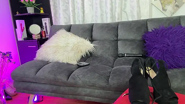 Karina Yang online show from March 5, 2026, 10:50 pm