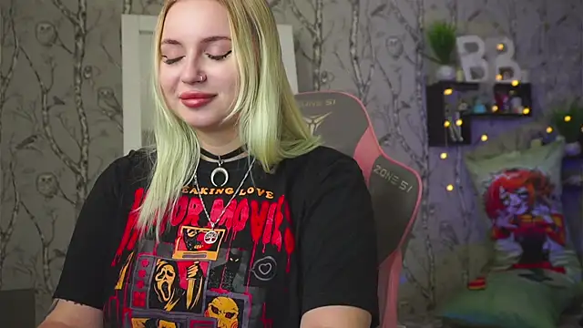 Moon Valkyrie online show from February 3, 2026, 6:11 am