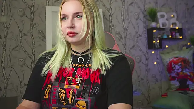 Moon Valkyrie online show from February 3, 2026, 6:22 am