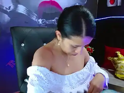 Snapshot of VALERY_MEER chatting on December 2, 2024, 11:56 am VALERY MEER online show from December 2, 2024, 11:56 am