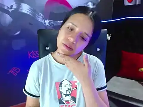 Snapshot of VALERY_MEER chatting on December 6, 2024, 11:44 am VALERY MEER online show from December 6, 2024, 11:44 am