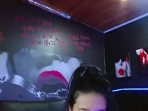 Snapshot of VALERY_MEER chatting on December 12, 2024, 6:21 pm VALERY MEER online show from December 12, 2024, 6:21 pm