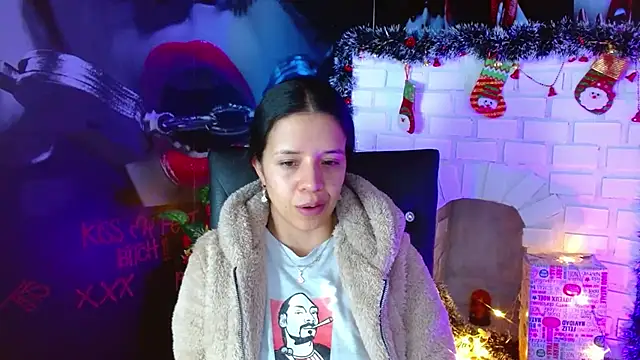 Snapshot of VALERY_MEER chatting on December 24, 2024, 12:00 pm VALERY MEER online show from December 24, 2024, 12:00 pm