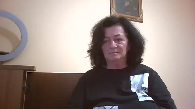 GypsiQueen2 online show from June 6, 2026, 6:12 pm