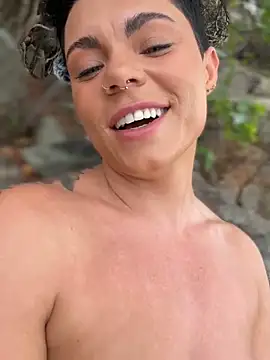 LukeLouHarvey online show from September 28, 2025, 3:23 am