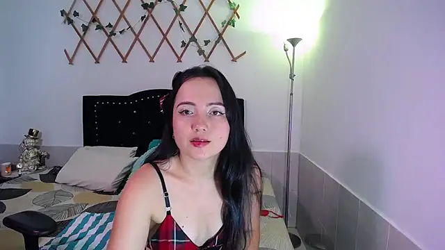 naughty girl 4u online show from October 31, 2025, 7:04 pm