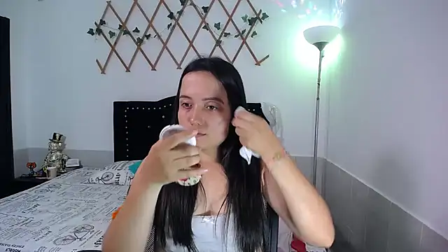 Snapshot of naughty_girl_4u chatting on January 6, 2026, 8:01 pm naughty girl 4u online show from January 6, 2026, 8:01 pm