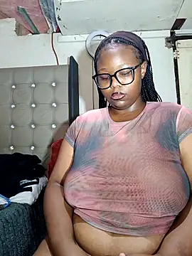 Snapshot of Aaaliyah445 chatting on March 3, 2026, 6:41 am Aaaliyah445 online show from March 3, 2026, 6:41 am