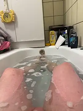 David19932908 online show from February 11, 2025, 4:24 pm