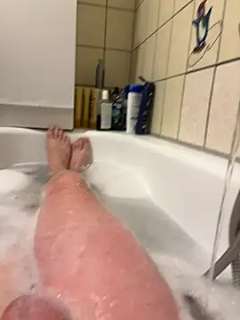 David19932908 online show from October 15, 2025, 4:29 pm