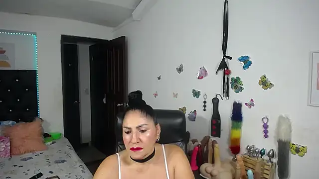 Snapshot of mature_bigboobs10 chatting on May 14, 2026, 4:19 am mature bigboobs10 online show from May 14, 2026, 4:19 am
