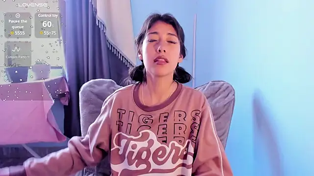 Scarlet wd18 online show from February 28, 2025, 9:44 pm