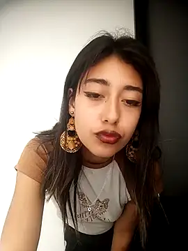 Scarlet wd18 online show from March 12, 2025, 7:38 pm