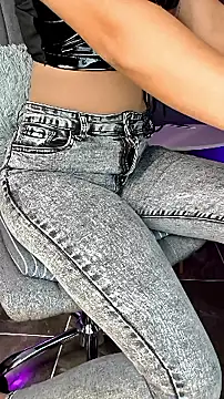 goddessalice online show from November 26, 2025, 7:04 pm