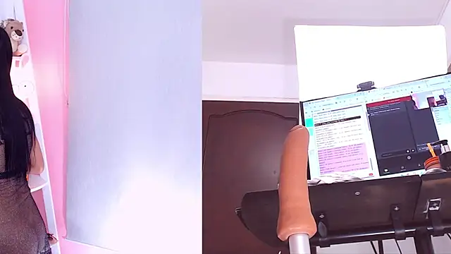 Snapshot of Sweet_Susie_ chatting on September 24, 2025, 9:07 pm Sweet Susie online show from September 24, 2025, 9:07 pm