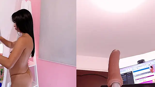 Snapshot of Sweet_Susie_ chatting on November 12, 2025, 8:19 pm Sweet Susie online show from November 12, 2025, 8:19 pm