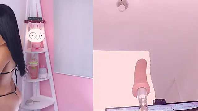 Snapshot of Sweet_Susie_ chatting on November 26, 2025, 8:43 pm Sweet Susie online show from November 26, 2025, 8:43 pm