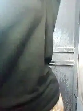 Snapshot of Honeybun25 chatting on March 4, 2026, 12:27 am Honeybun25 online show from March 4, 2026, 12:27 am