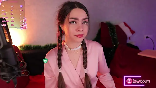 Snapshot of How2Meow chatting on January 11, 2025, 5:18 pm How2Meow online show from January 11, 2025, 5:18 pm