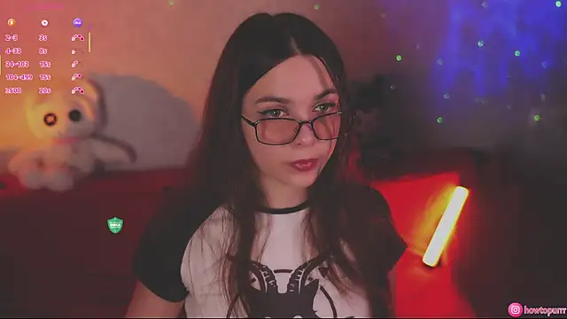 Snapshot of How2Meow chatting on October 22, 2025, 4:40 pm How2Meow online show from October 22, 2025, 4:40 pm