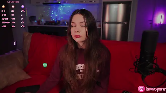 Snapshot of How2Meow chatting on December 15, 2025, 5:17 pm How2Meow online show from December 15, 2025, 5:17 pm