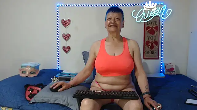 Snapshot of loquitaqueen011 chatting on April 9, 2026, 2:22 pm loquitaqueen011 online show from April 9, 2026, 2:22 pm