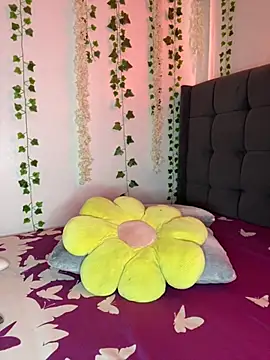 DazedGlade online show from November 9, 2025, 12:47 pm