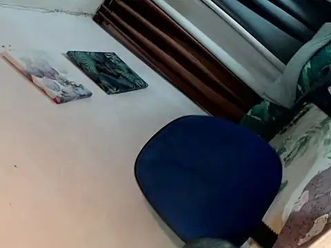 SweetlovelyLhena online show from December 1, 2025, 5:29 pm