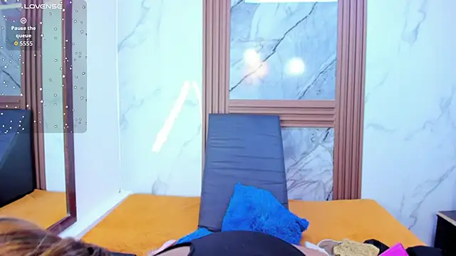 HannyMansonh online show from October 28, 2025, 3:32 am