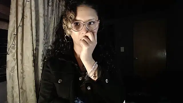 Snapshot of Hathorlove chatting on November 13, 2025, 2:54 am Hathorlove online show from November 13, 2025, 2:54 am