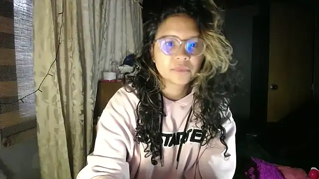 Snapshot of Hathorlove chatting on November 28, 2025, 9:50 pm Hathorlove online show from November 28, 2025, 9:50 pm