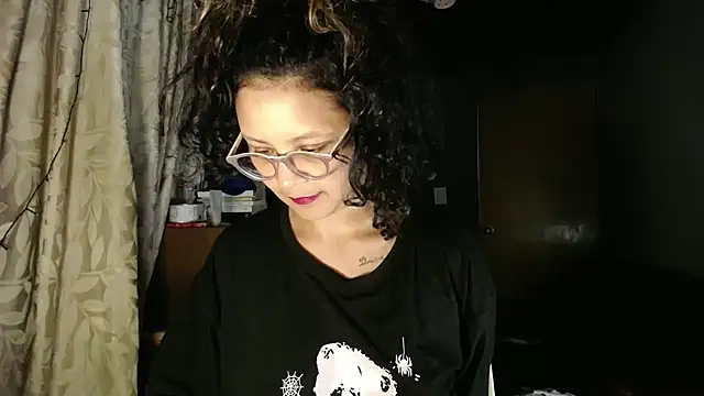 Snapshot of Hathorlove chatting on December 1, 2025, 4:06 am Hathorlove online show from December 1, 2025, 4:06 am