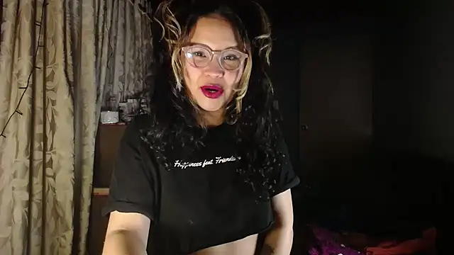 Snapshot of Hathorlove chatting on December 2, 2025, 4:18 am Hathorlove online show from December 2, 2025, 4:18 am