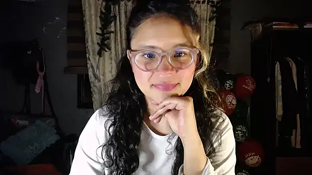 Snapshot of Hathorlove chatting on December 17, 2025, 3:23 am Hathorlove online show from December 17, 2025, 3:23 am