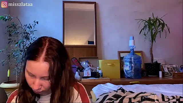 elfess online show from November 6, 2025, 10:38 am