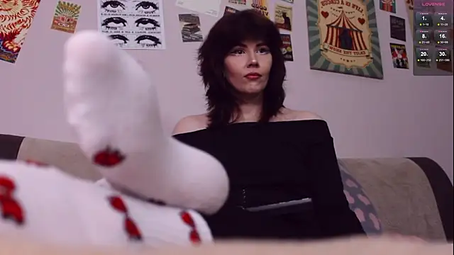 Luna Blake online show from February 18, 2026, 1:07 pm