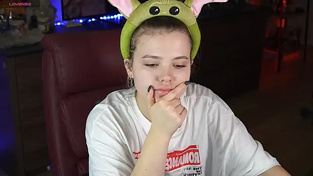 AfinaAmmor online show from March 31, 2026, 3:34 pm