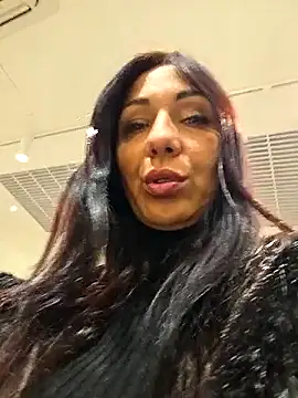 LeticiaWoods online show from November 27, 2025, 10:50 am