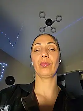 Snapshot of LeticiaWoods chatting on June 18, 2026, 11:20 pm LeticiaWoods online show from June 18, 2026, 11:20 pm