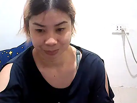 Snapshot of Totally_Naked69 chatting on December 5, 2024, 8:44 am Totally Naked69 online show from December 5, 2024, 8:44 am