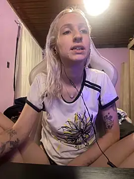 bunnydark00 online show from October 25, 2025, 3:58 am