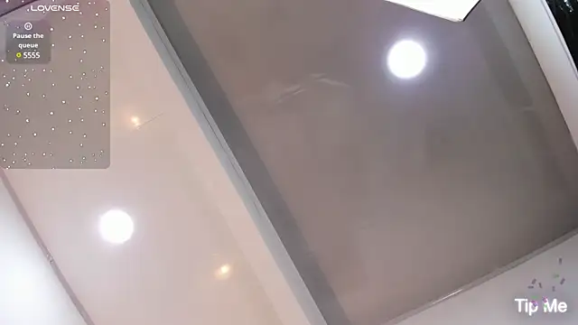 Snapshot of Naughty__Mom chatting on January 14, 2025, 3:57 pm Naughty Mom online show from January 14, 2025, 3:57 pm